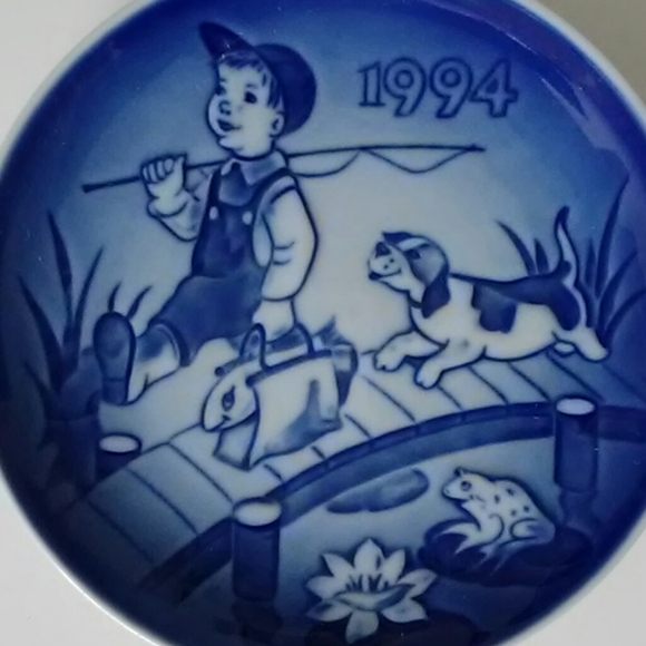 BING & GRONDAHL | 1994 "Little Fisher Man" Plate - Picture 5 of 5